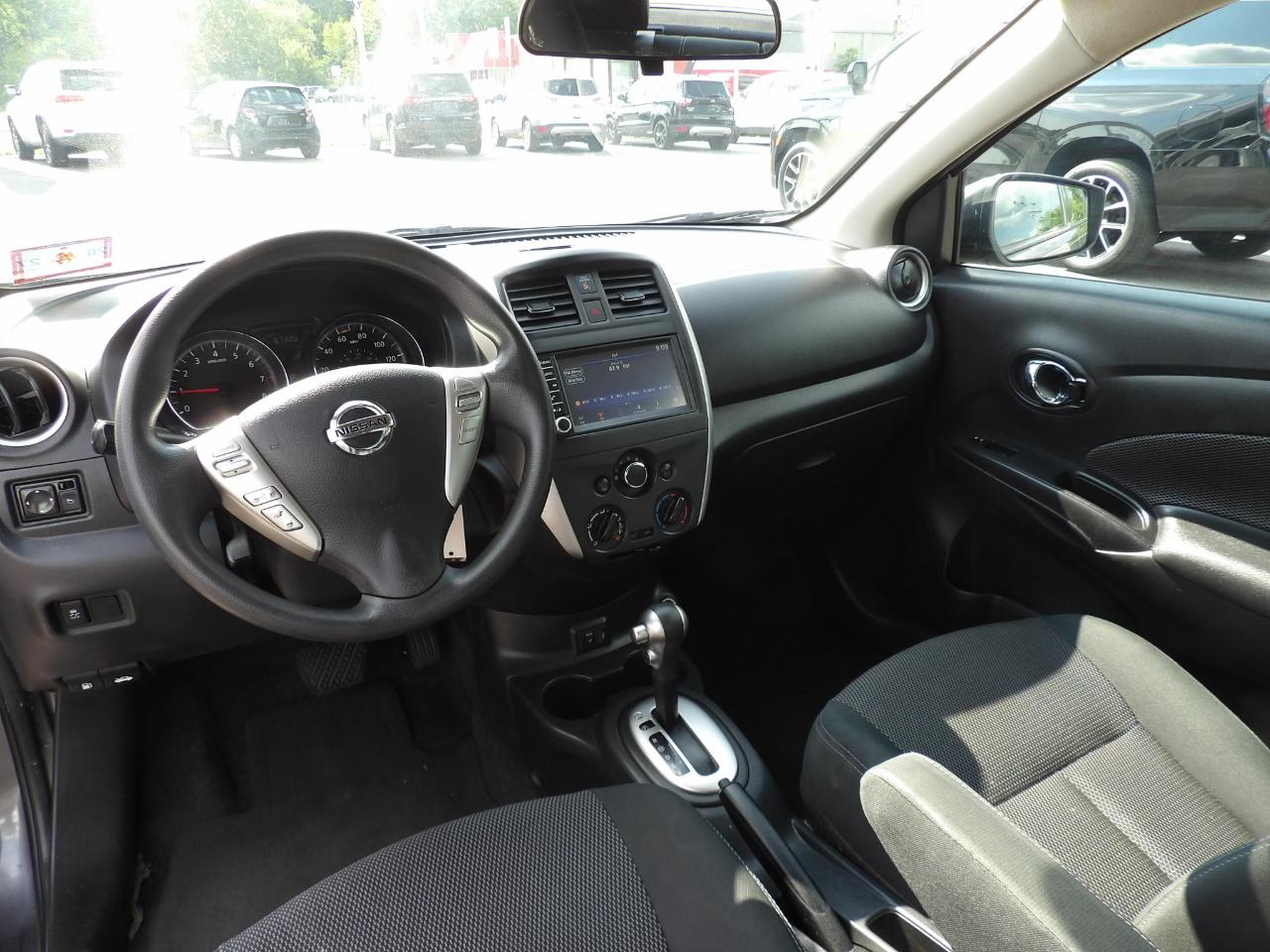 Nissan Versa Sedan SV CVT 2019