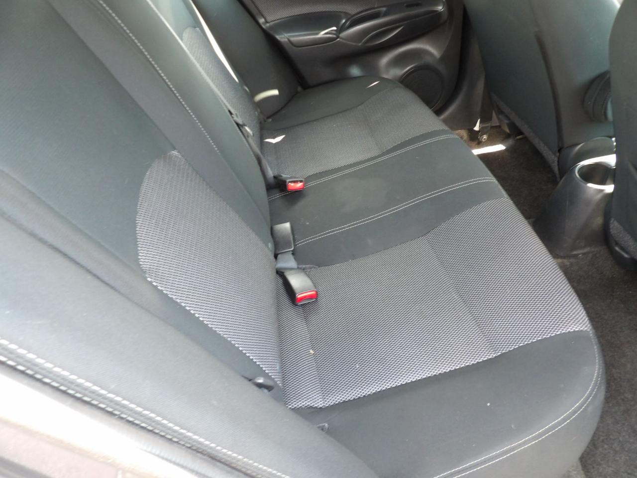 Nissan Versa Sedan SV CVT 2019