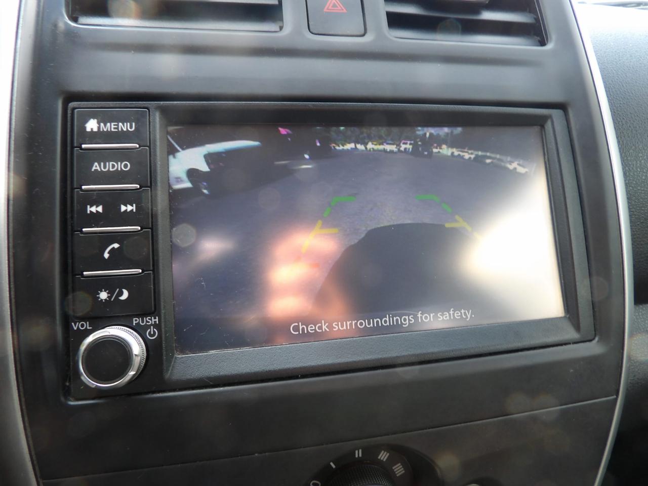 Nissan Versa Sedan SV CVT 2019