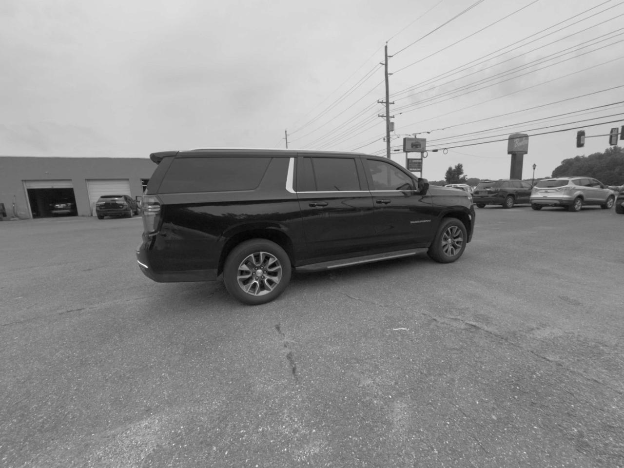 Chevrolet Suburban 4WD 4dr LT 2022