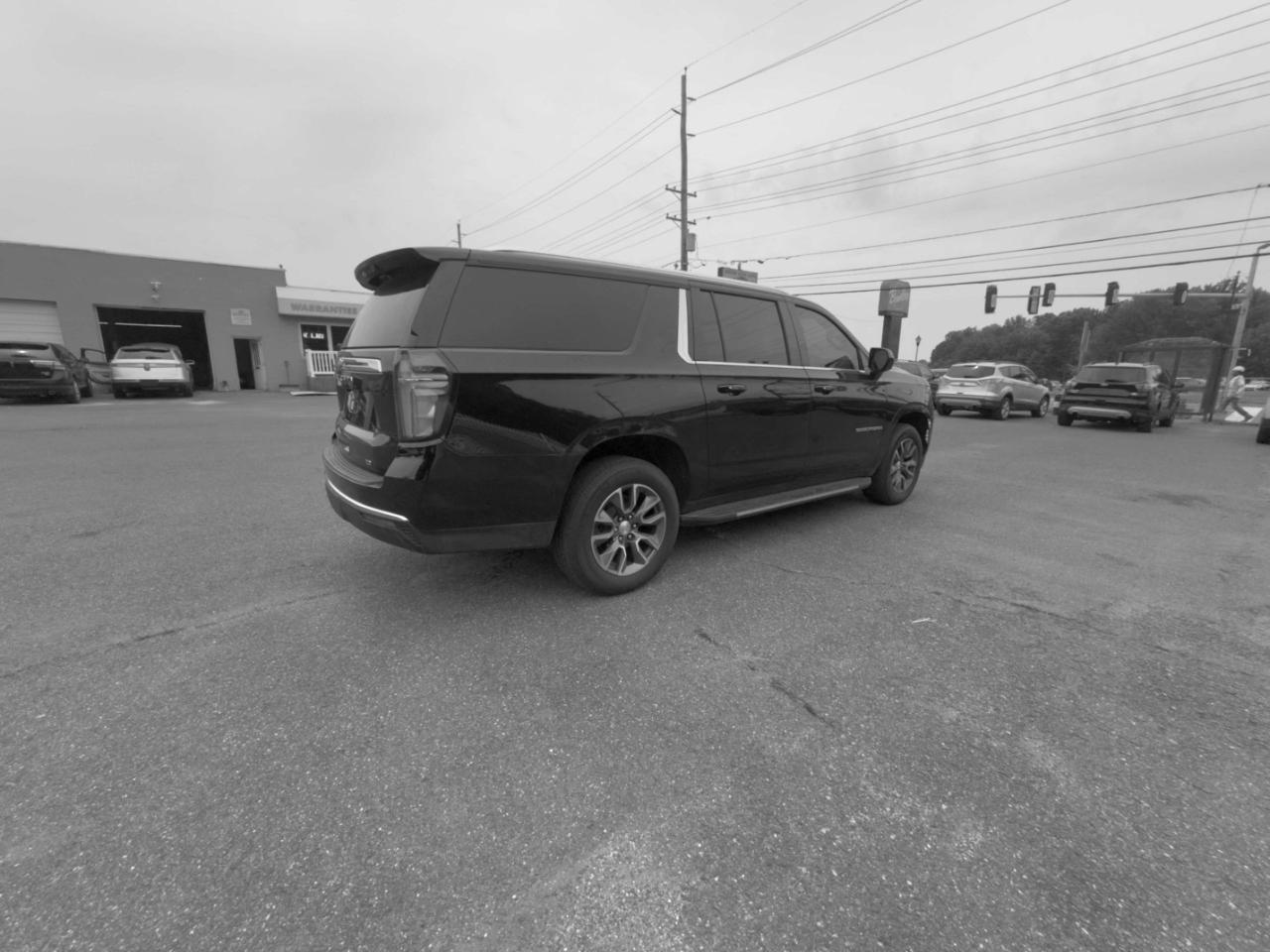 Chevrolet Suburban 4WD 4dr LT 2022