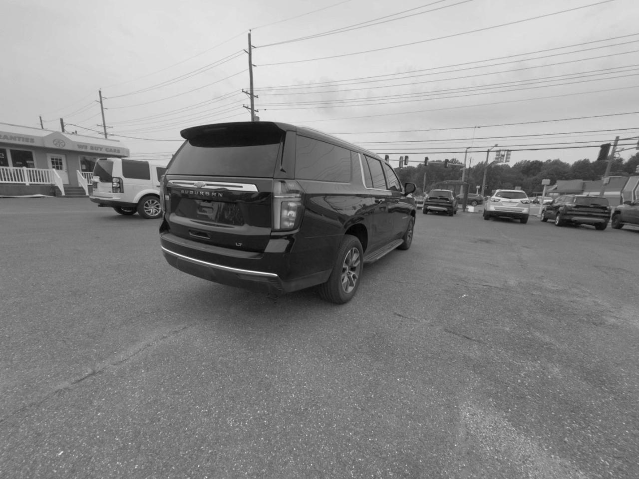 Chevrolet Suburban 4WD 4dr LT 2022