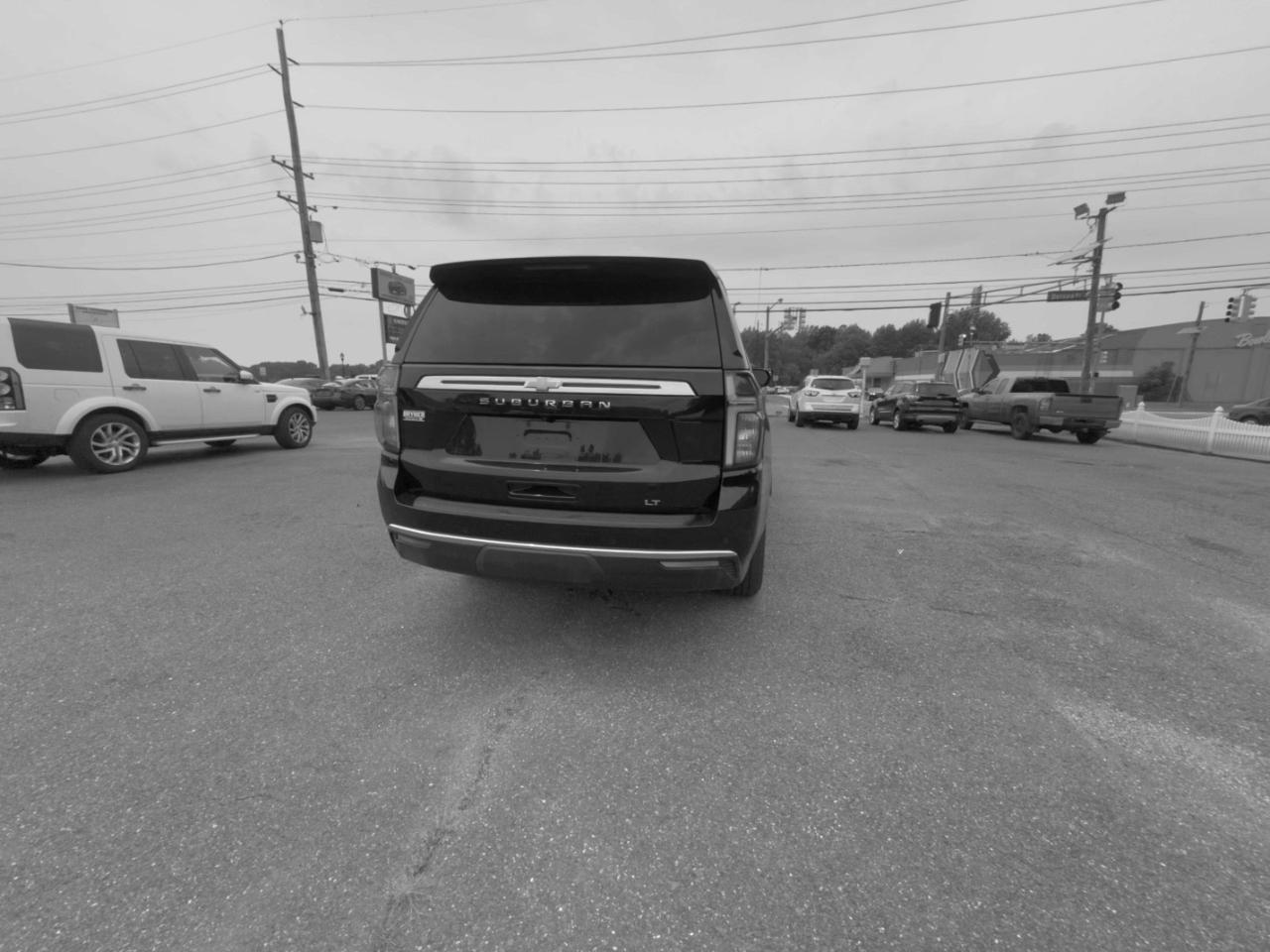 Chevrolet Suburban 4WD 4dr LT 2022