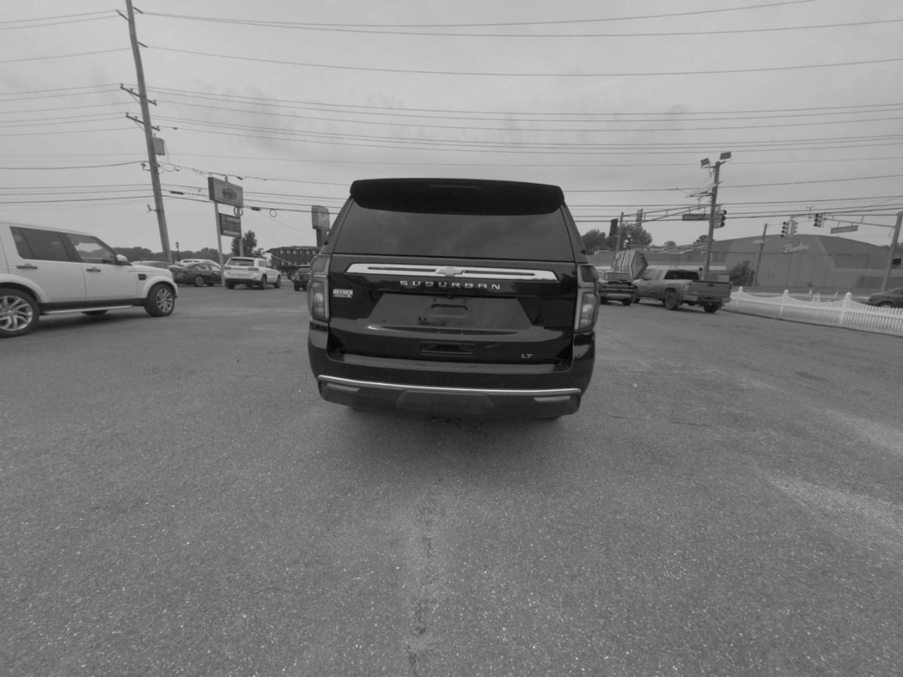 Chevrolet Suburban 4WD 4dr LT 2022