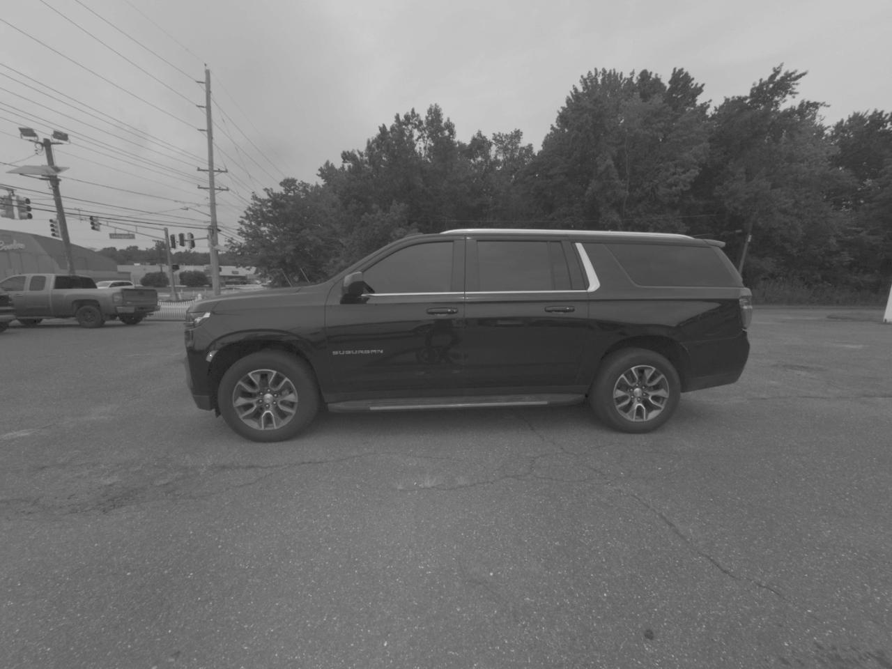 Chevrolet Suburban 4WD 4dr LT 2022