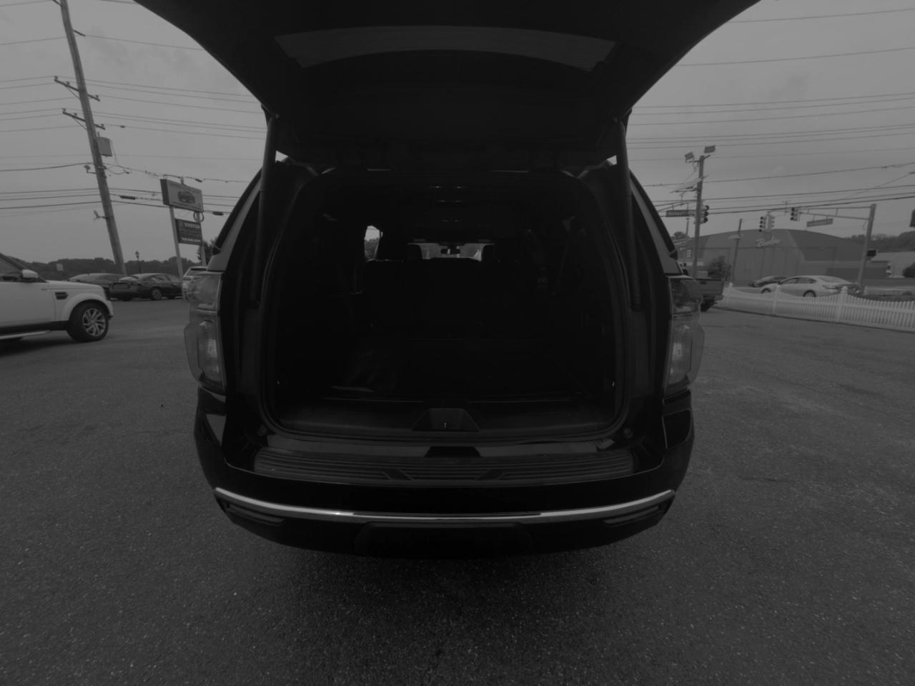 Chevrolet Suburban 4WD 4dr LT 2022