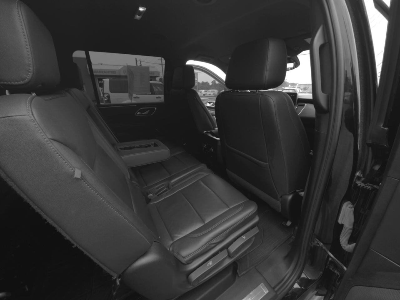 Chevrolet Suburban 4WD 4dr LT 2022