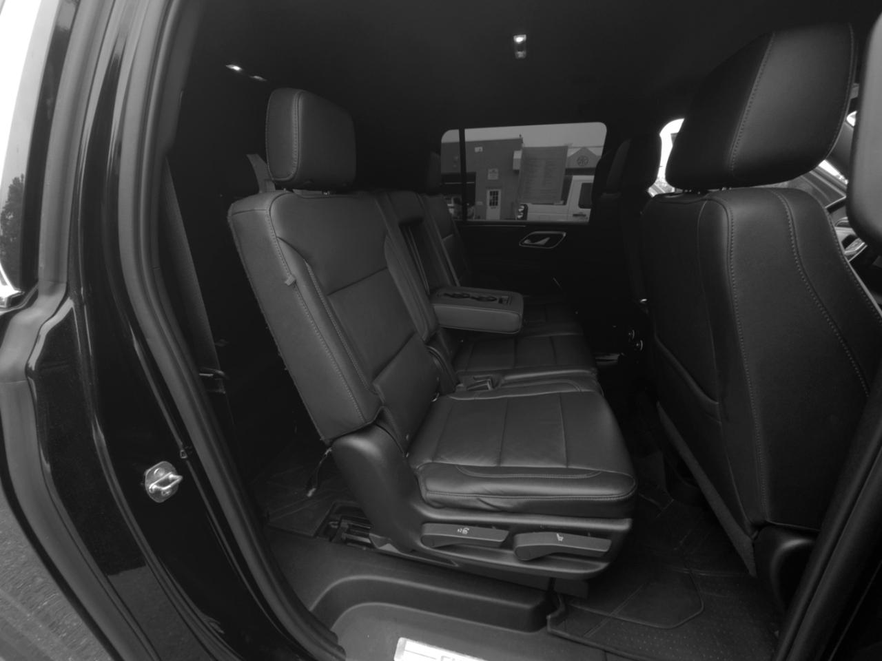 Chevrolet Suburban 4WD 4dr LT 2022