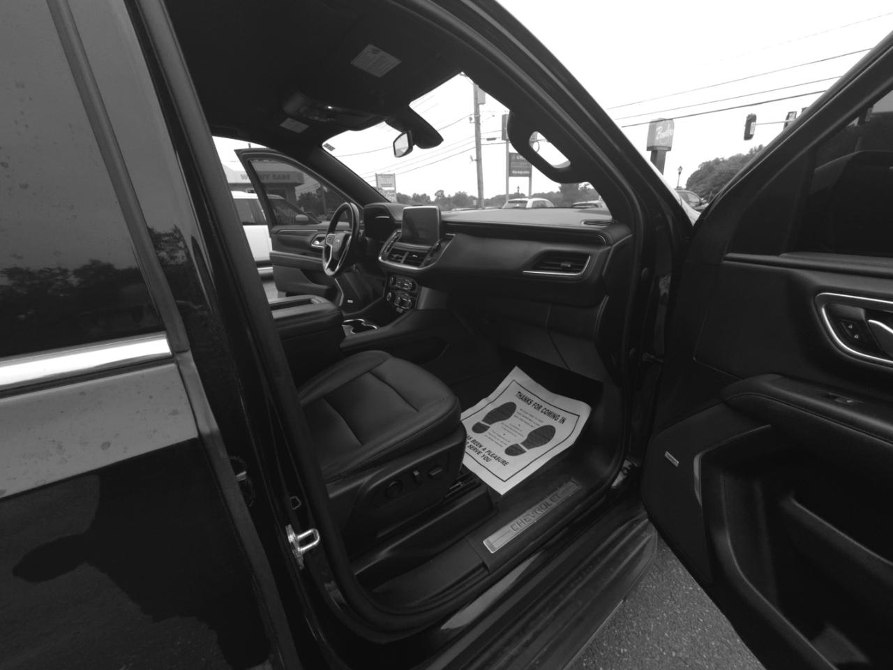 Chevrolet Suburban 4WD 4dr LT 2022