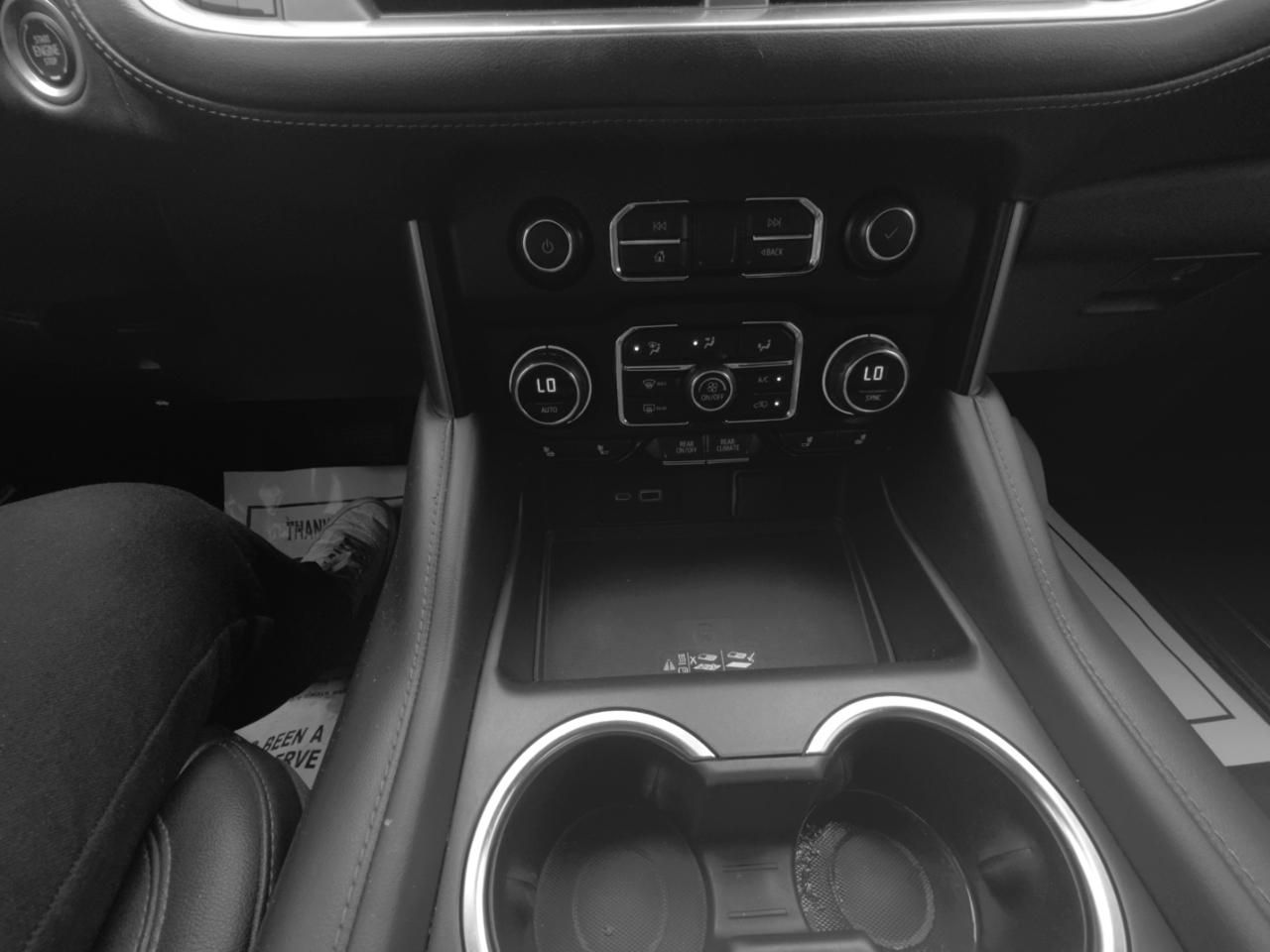 Chevrolet Suburban 4WD 4dr LT 2022