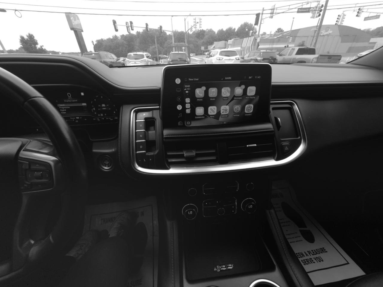 Chevrolet Suburban 4WD 4dr LT 2022