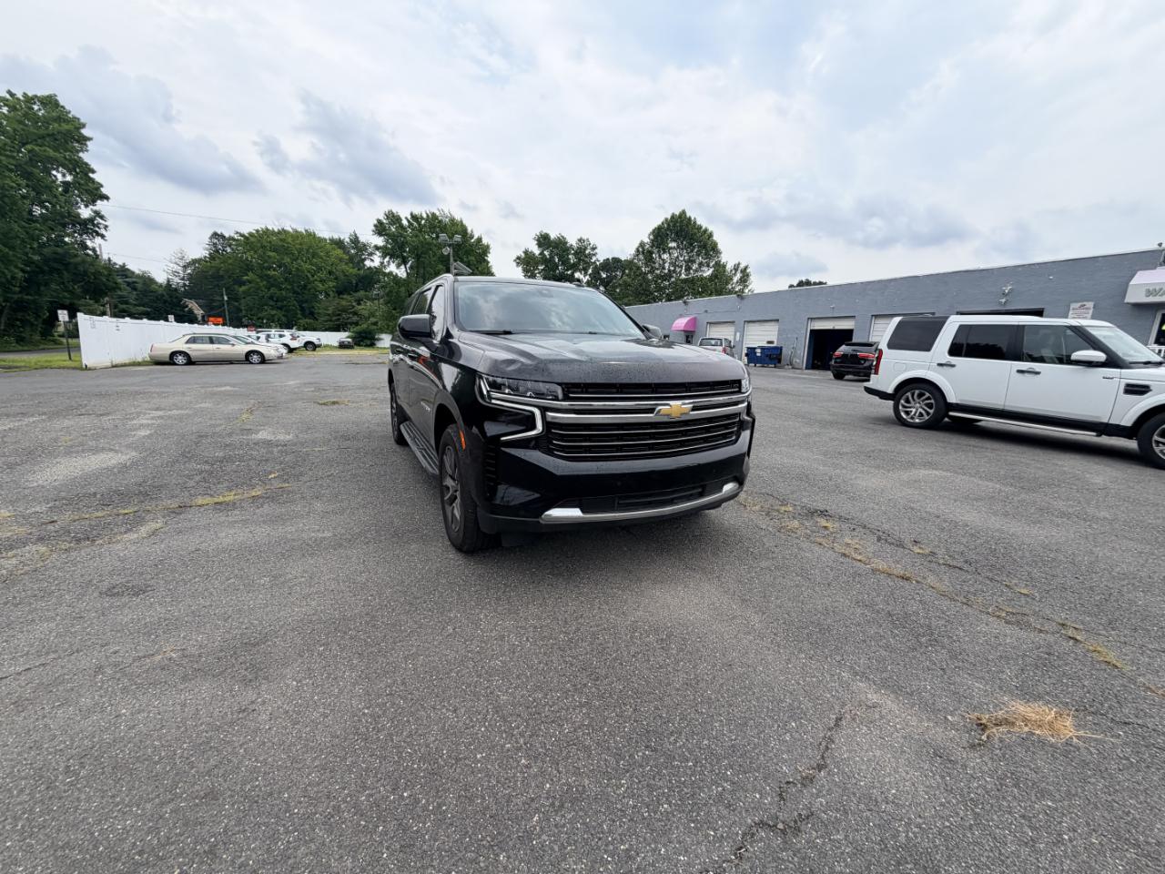 Chevrolet Suburban 4WD 4dr LT 2022