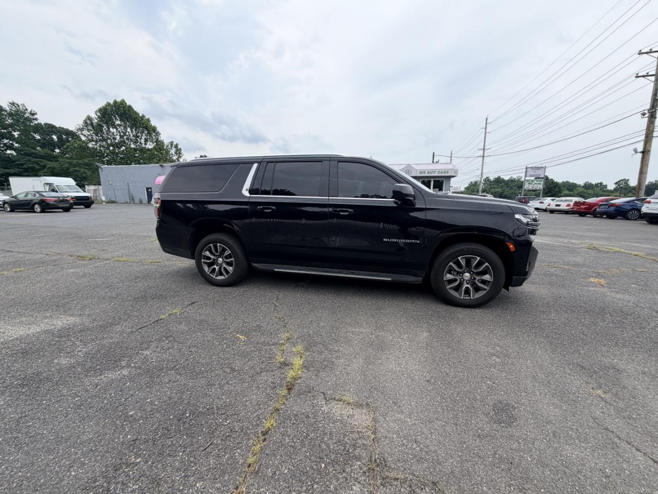 Chevrolet Suburban 4WD 4dr LT 2022