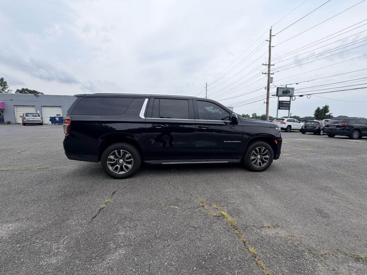 Chevrolet Suburban 4WD 4dr LT 2022
