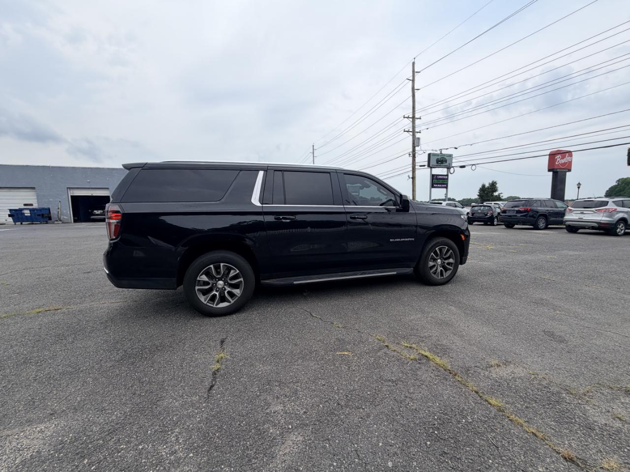 Chevrolet Suburban 4WD 4dr LT 2022