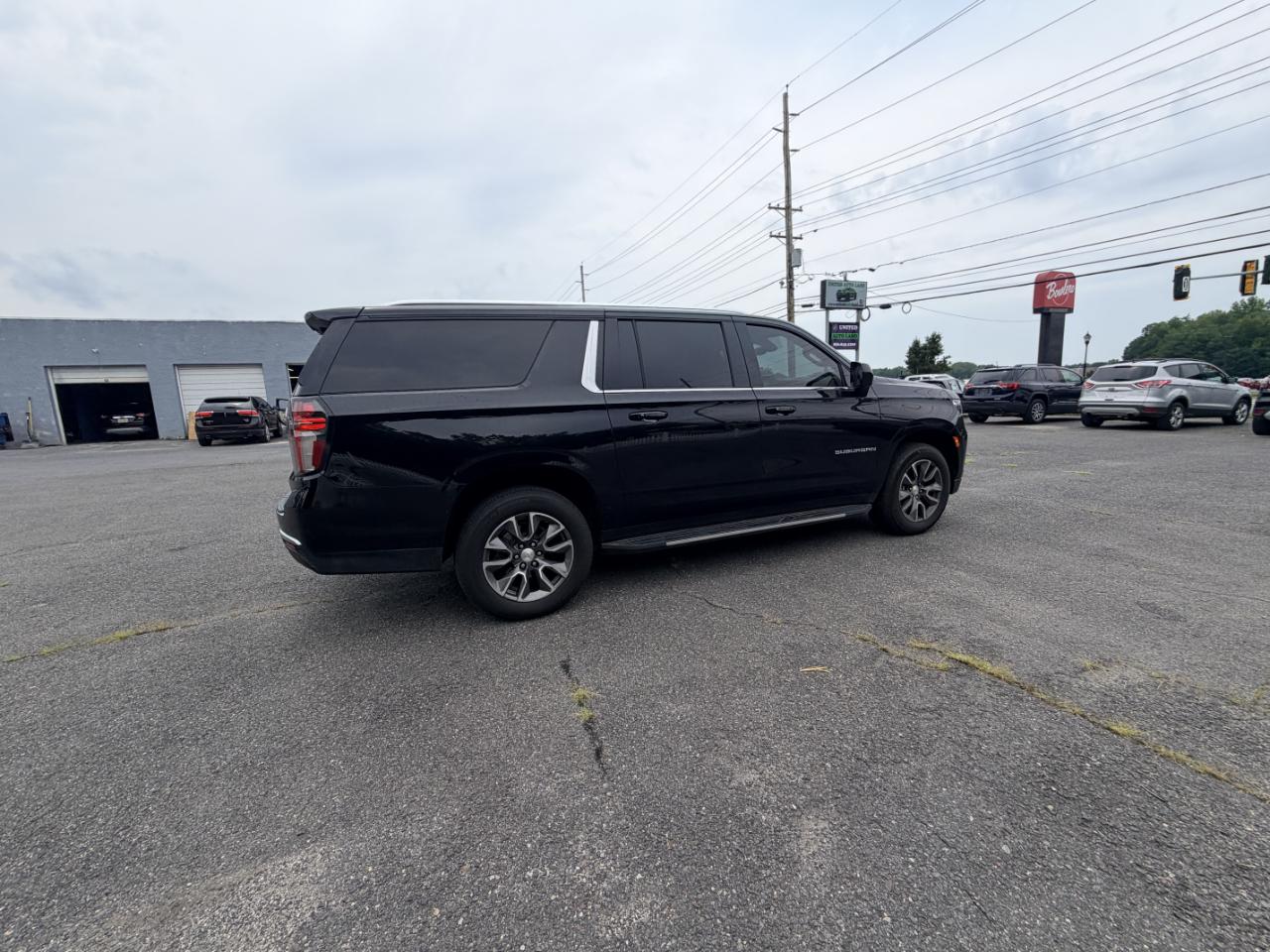 Chevrolet Suburban 4WD 4dr LT 2022