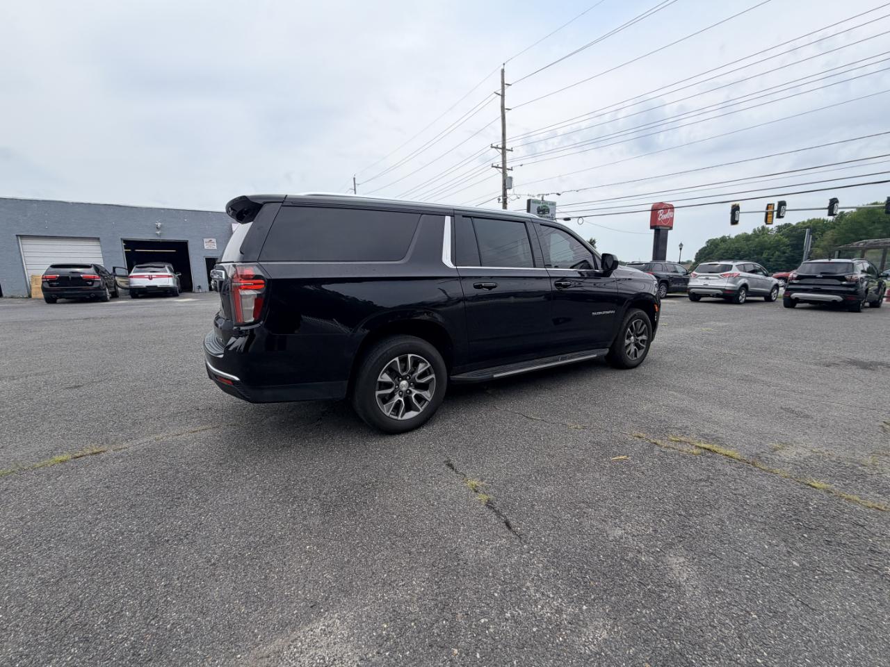 Chevrolet Suburban 4WD 4dr LT 2022