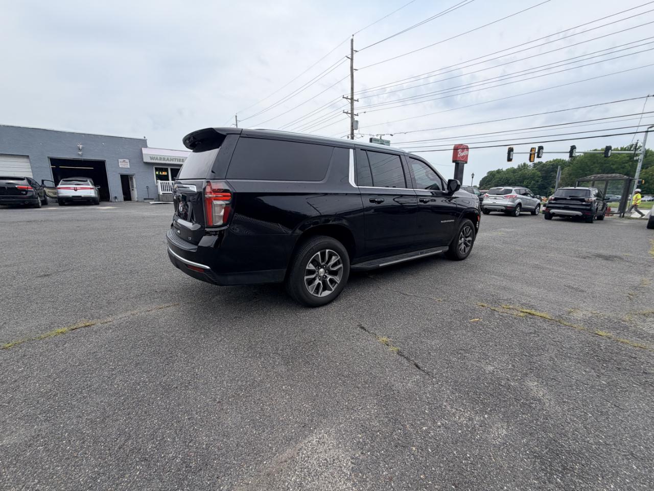 Chevrolet Suburban 4WD 4dr LT 2022