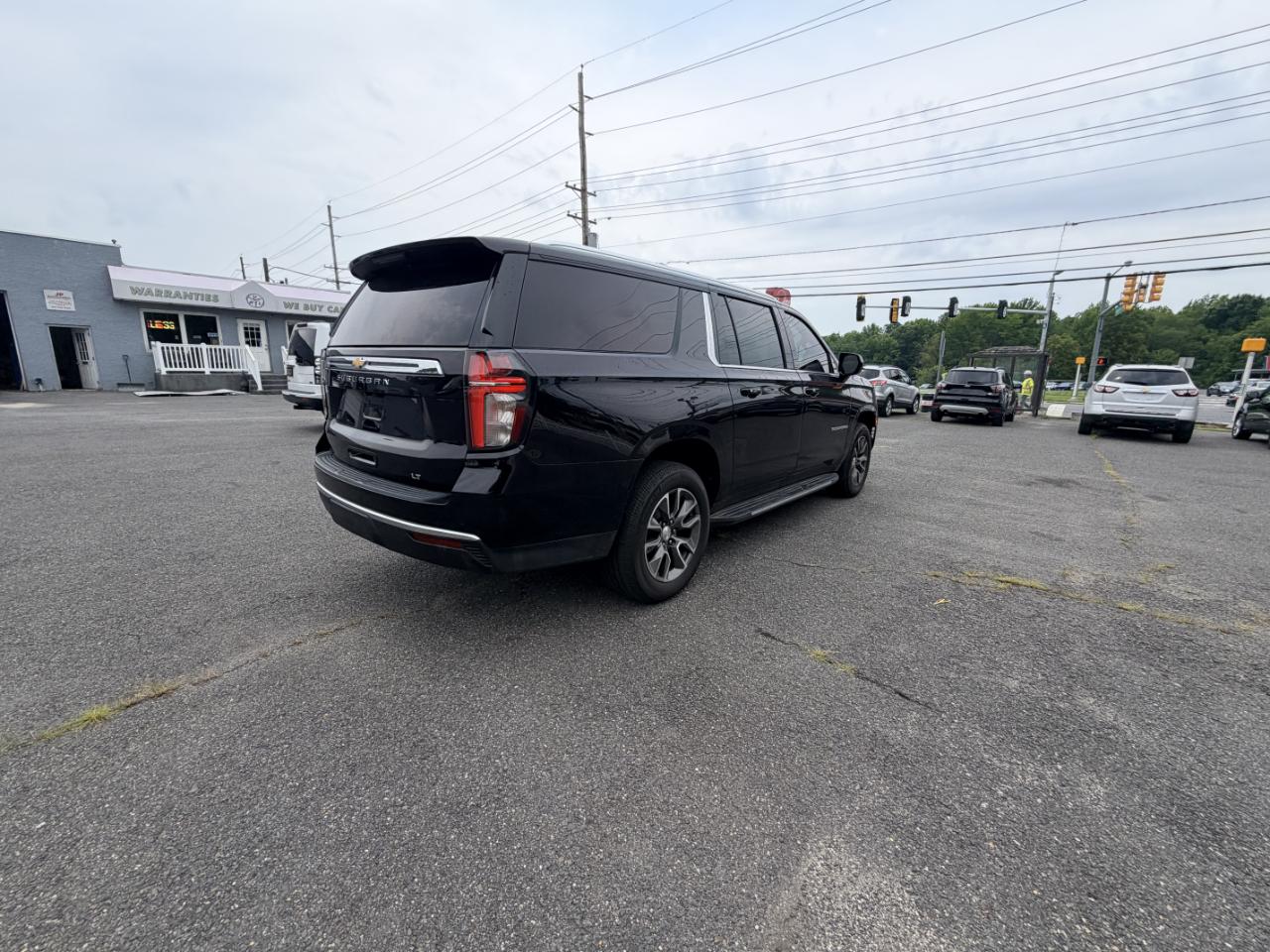 Chevrolet Suburban 4WD 4dr LT 2022