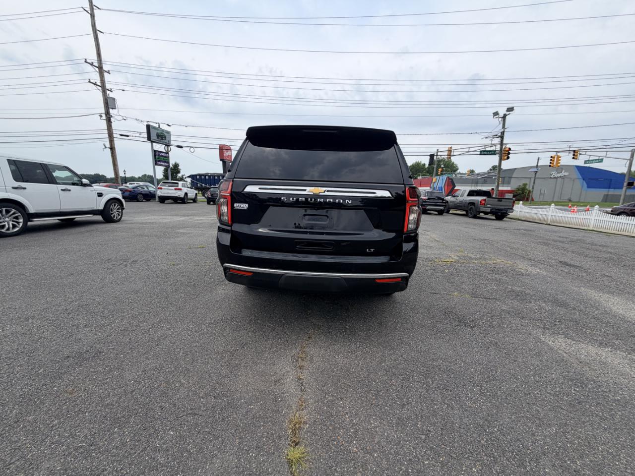 Chevrolet Suburban 4WD 4dr LT 2022