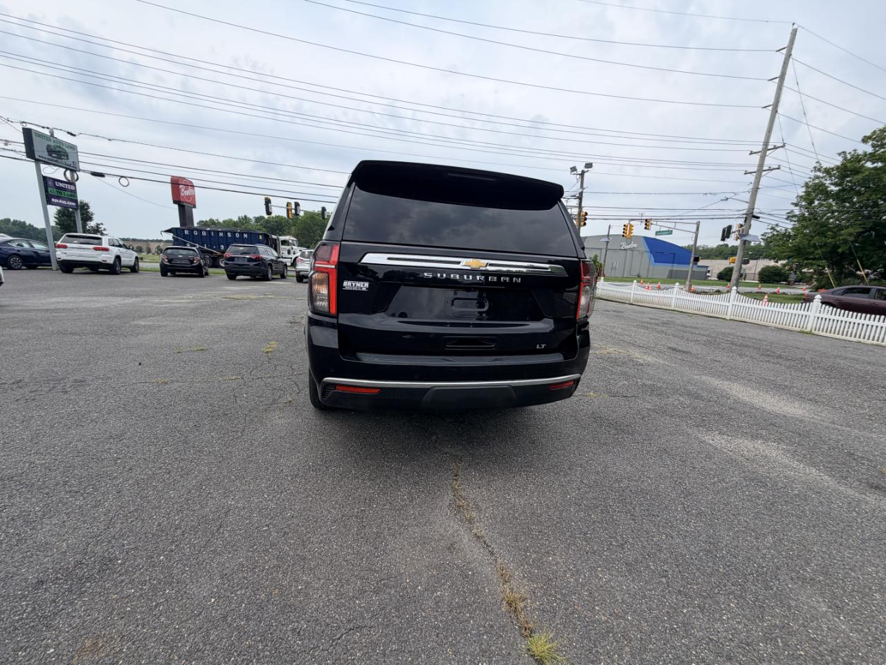 Chevrolet Suburban 4WD 4dr LT 2022