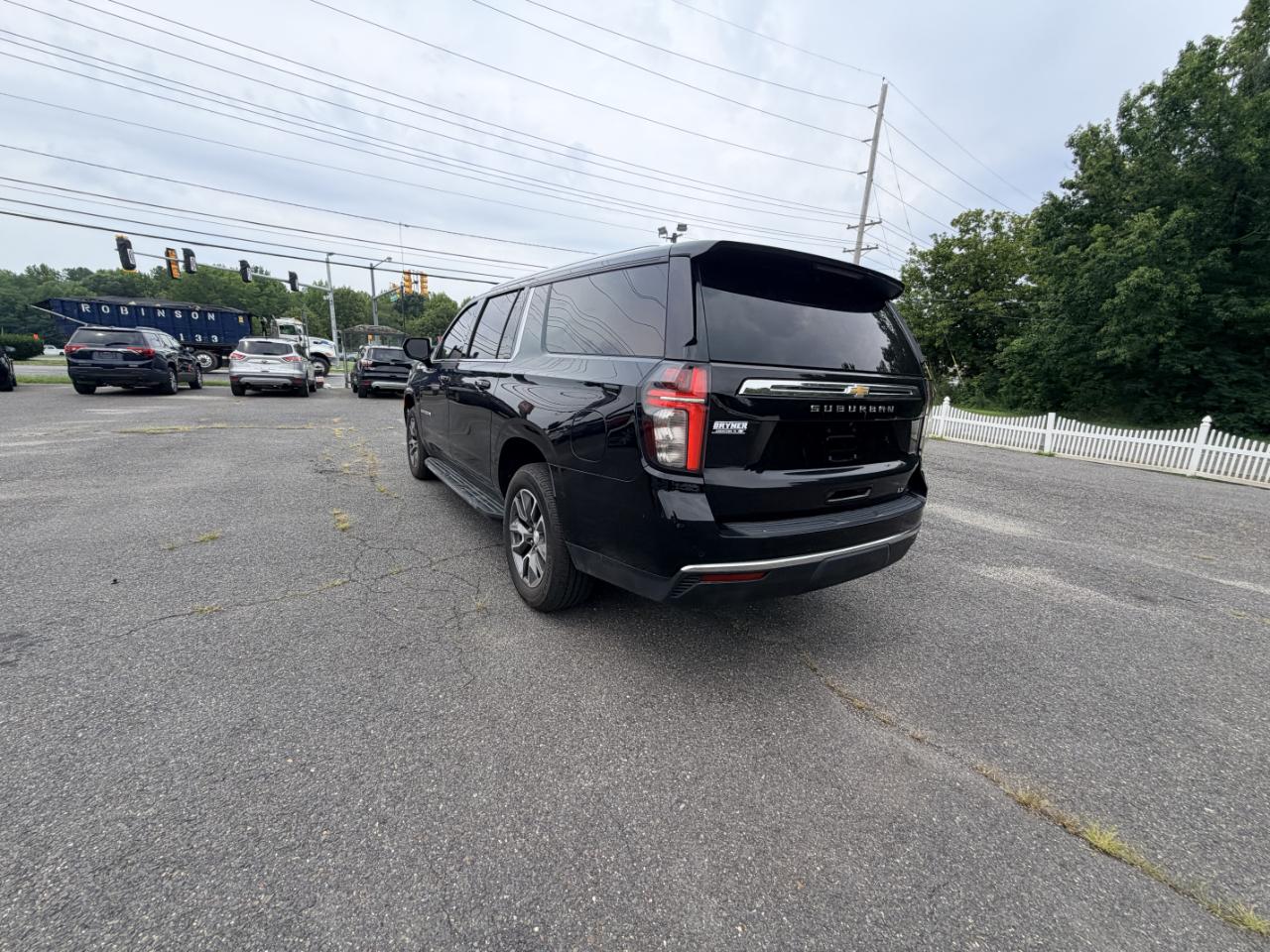 Chevrolet Suburban 4WD 4dr LT 2022