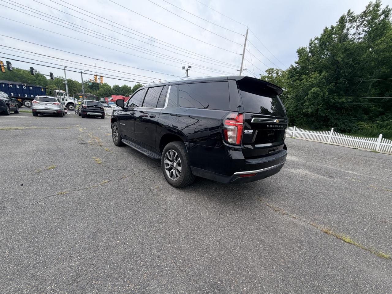 Chevrolet Suburban 4WD 4dr LT 2022