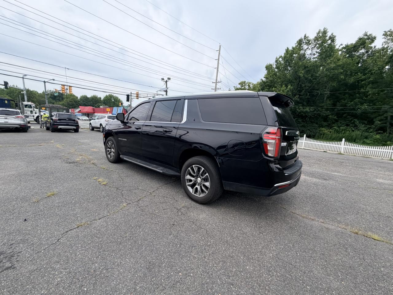 Chevrolet Suburban 4WD 4dr LT 2022