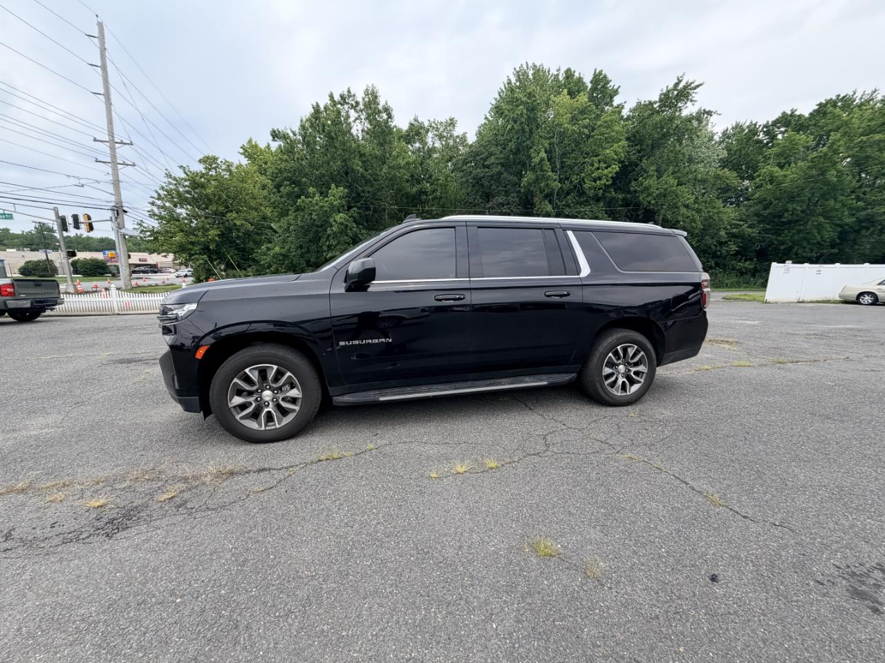 Chevrolet Suburban 4WD 4dr LT 2022
