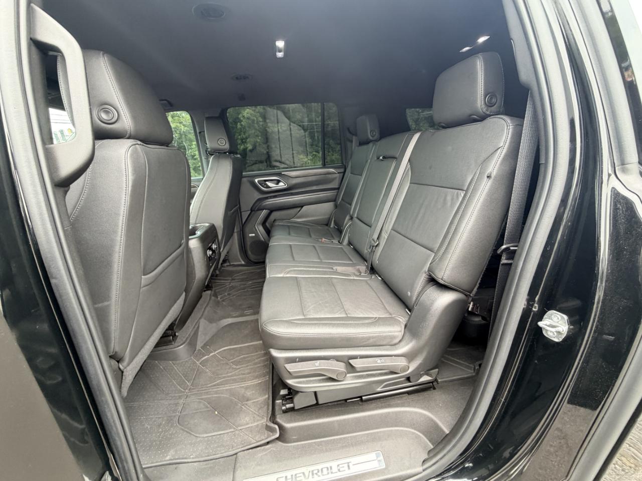 Chevrolet Suburban 4WD 4dr LT 2022
