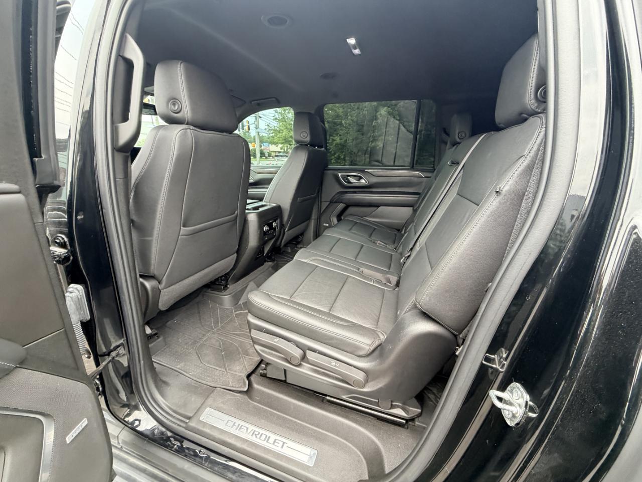 Chevrolet Suburban 4WD 4dr LT 2022