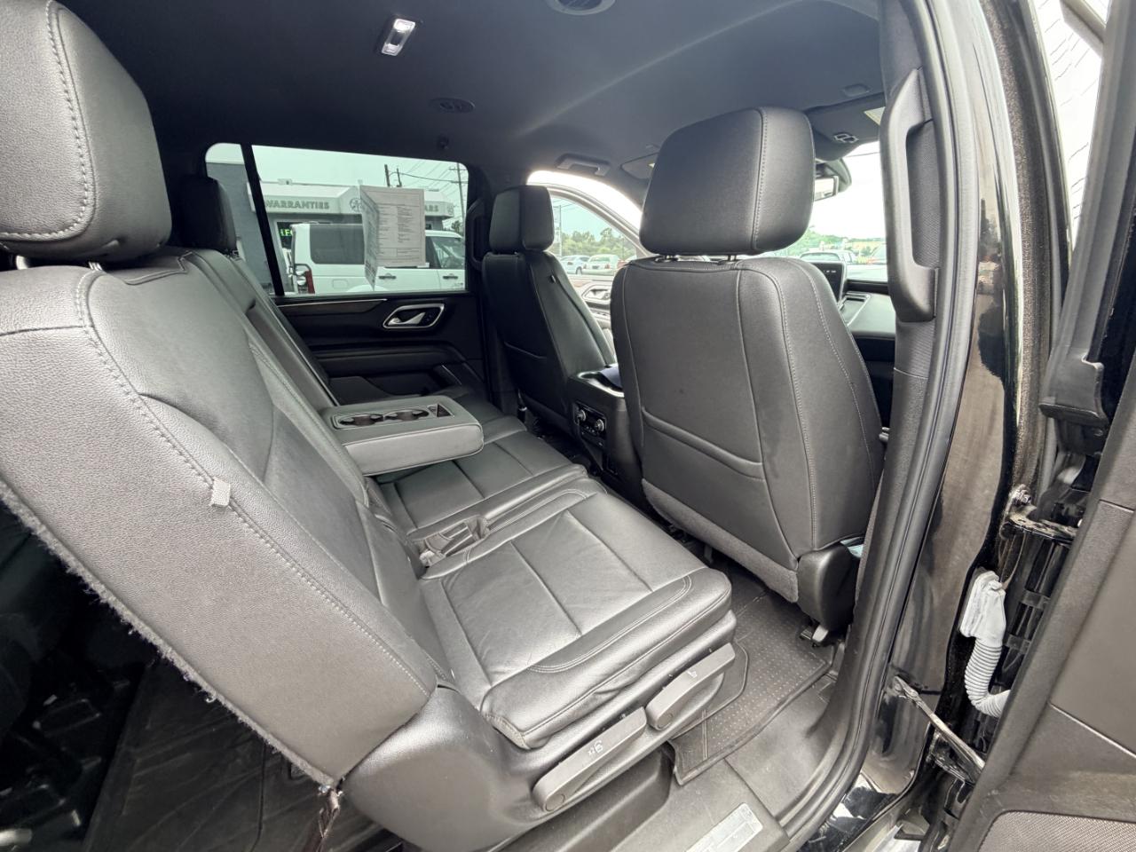 Chevrolet Suburban 4WD 4dr LT 2022