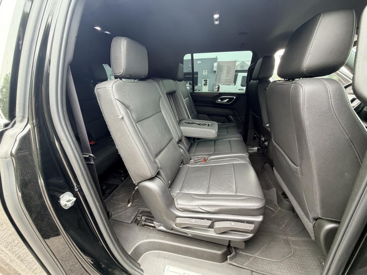 Chevrolet Suburban 4WD 4dr LT 2022