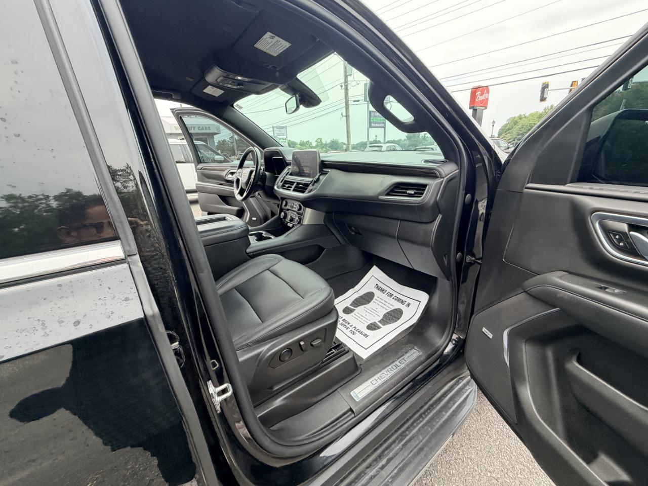 Chevrolet Suburban 4WD 4dr LT 2022