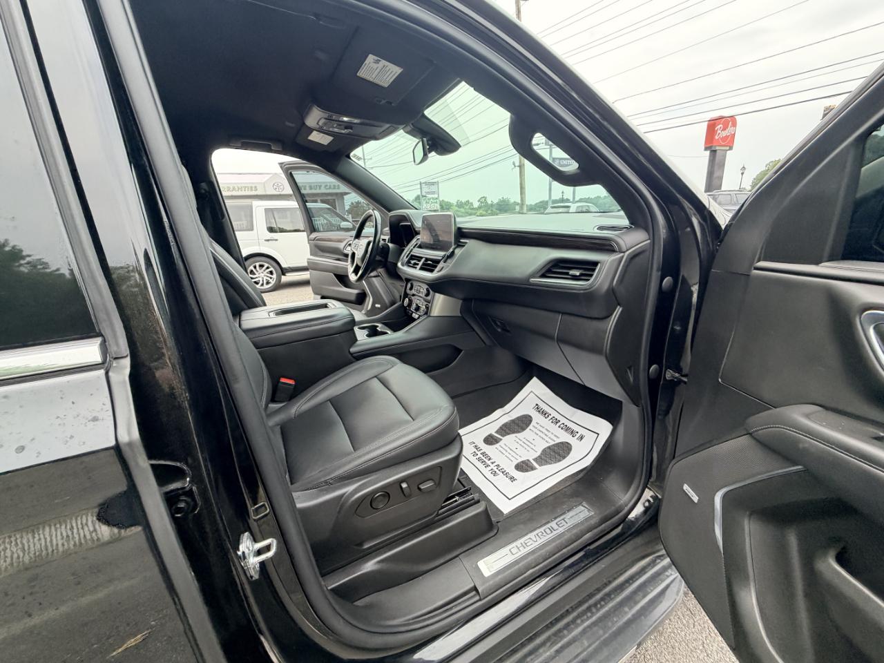 Chevrolet Suburban 4WD 4dr LT 2022