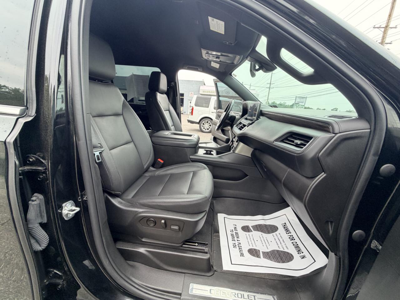 Chevrolet Suburban 4WD 4dr LT 2022