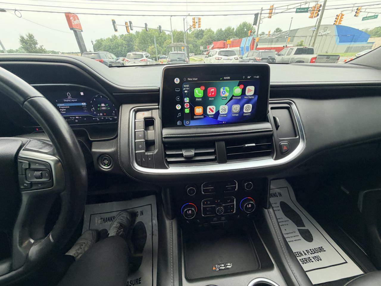Chevrolet Suburban 4WD 4dr LT 2022