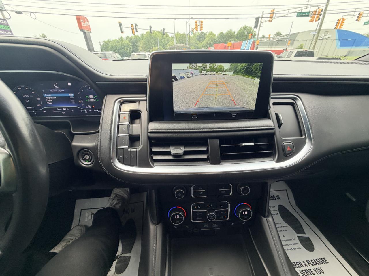 Chevrolet Suburban 4WD 4dr LT 2022