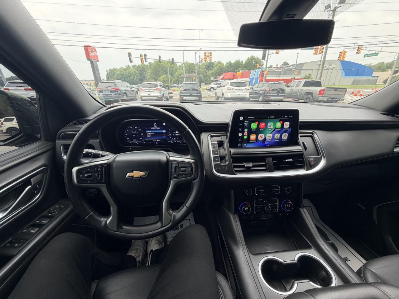 Chevrolet Suburban 4WD 4dr LT 2022