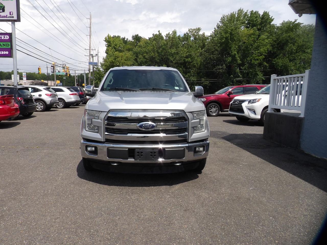 Ford F-150 4WD SuperCrew 139" Lariat 2015