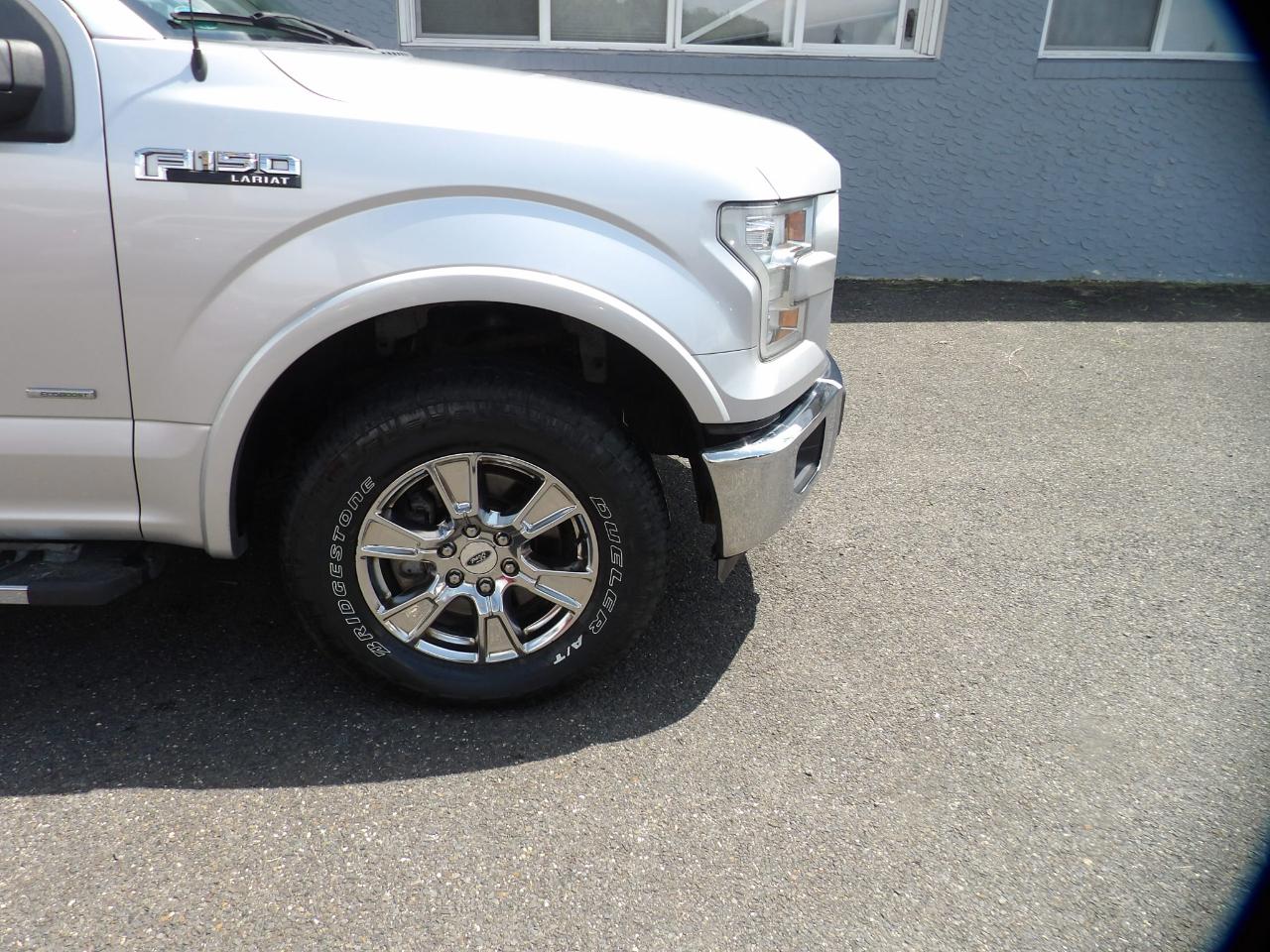 Ford F-150 4WD SuperCrew 139" Lariat 2015