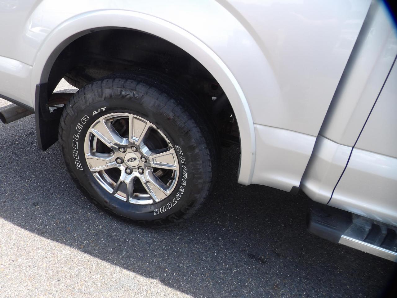 Ford F-150 4WD SuperCrew 139" Lariat 2015
