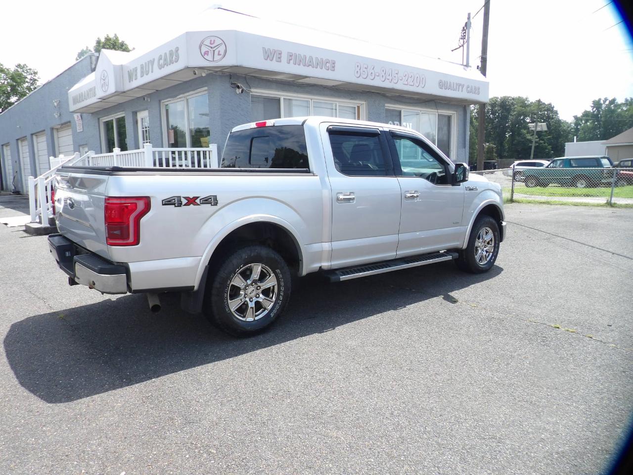 Ford F-150 4WD SuperCrew 139" Lariat 2015
