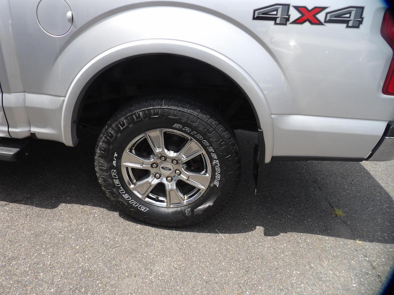 Ford F-150 4WD SuperCrew 139" Lariat 2015