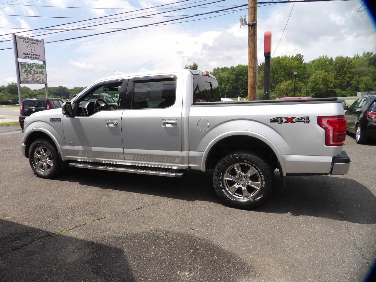 Ford F-150 4WD SuperCrew 139" Lariat 2015