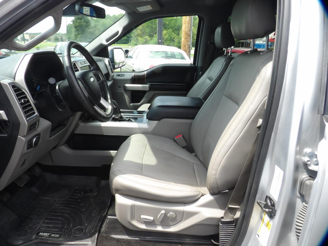 Ford F-150 4WD SuperCrew 139" Lariat 2015