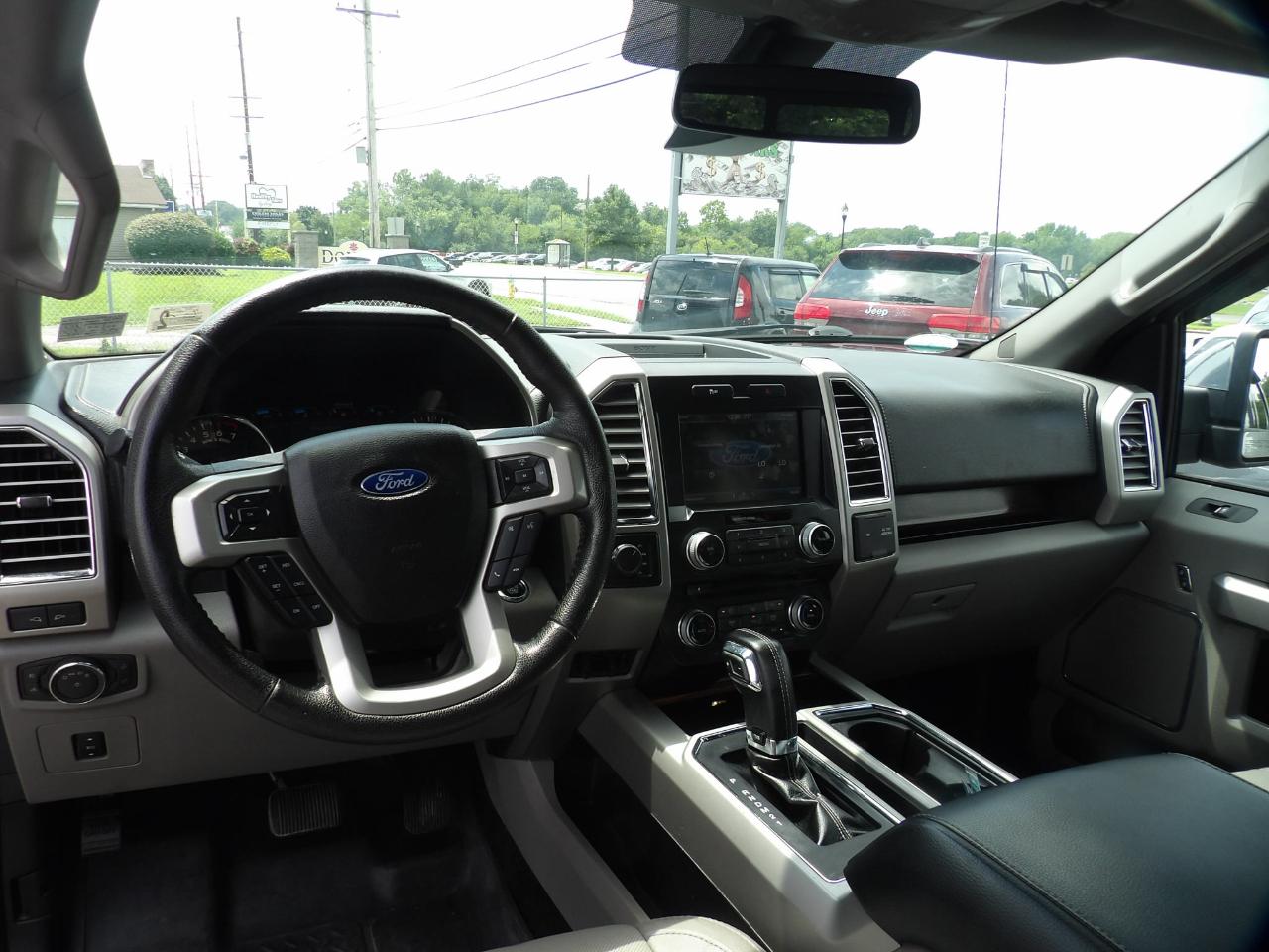 Ford F-150 4WD SuperCrew 139" Lariat 2015