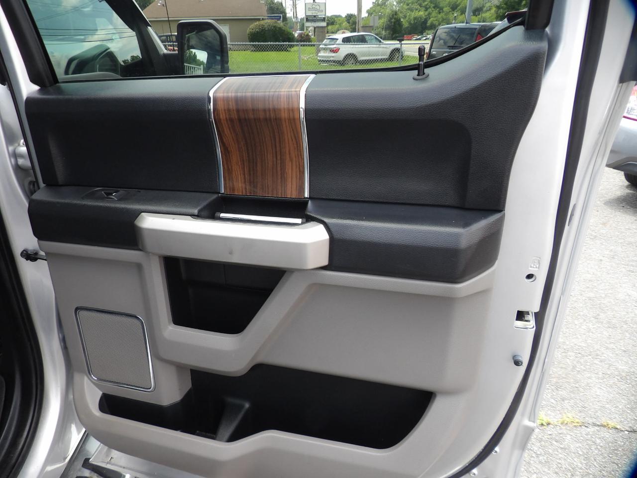 Ford F-150 4WD SuperCrew 139" Lariat 2015