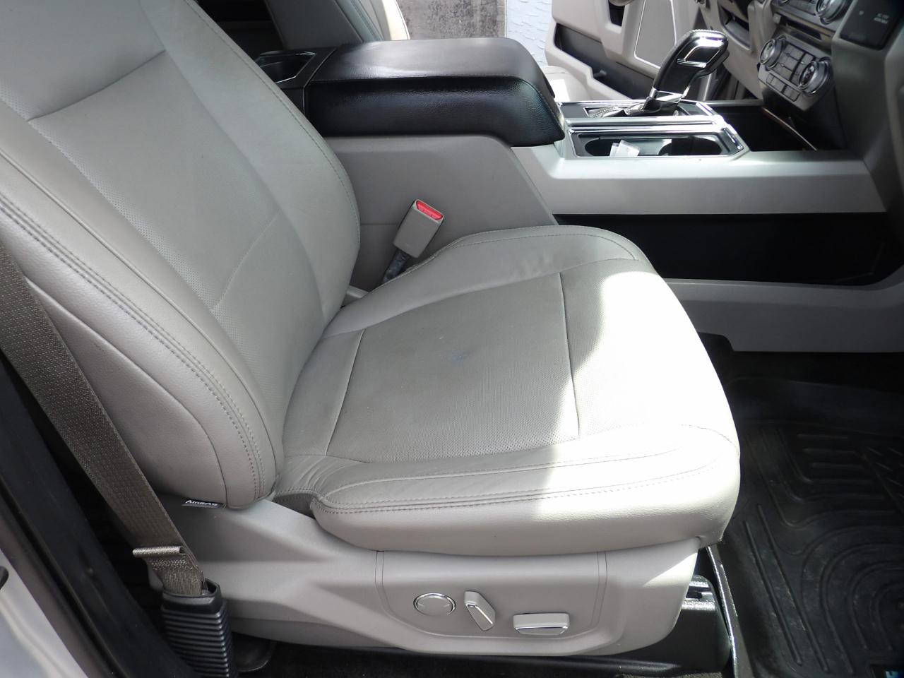 Ford F-150 4WD SuperCrew 139" Lariat 2015