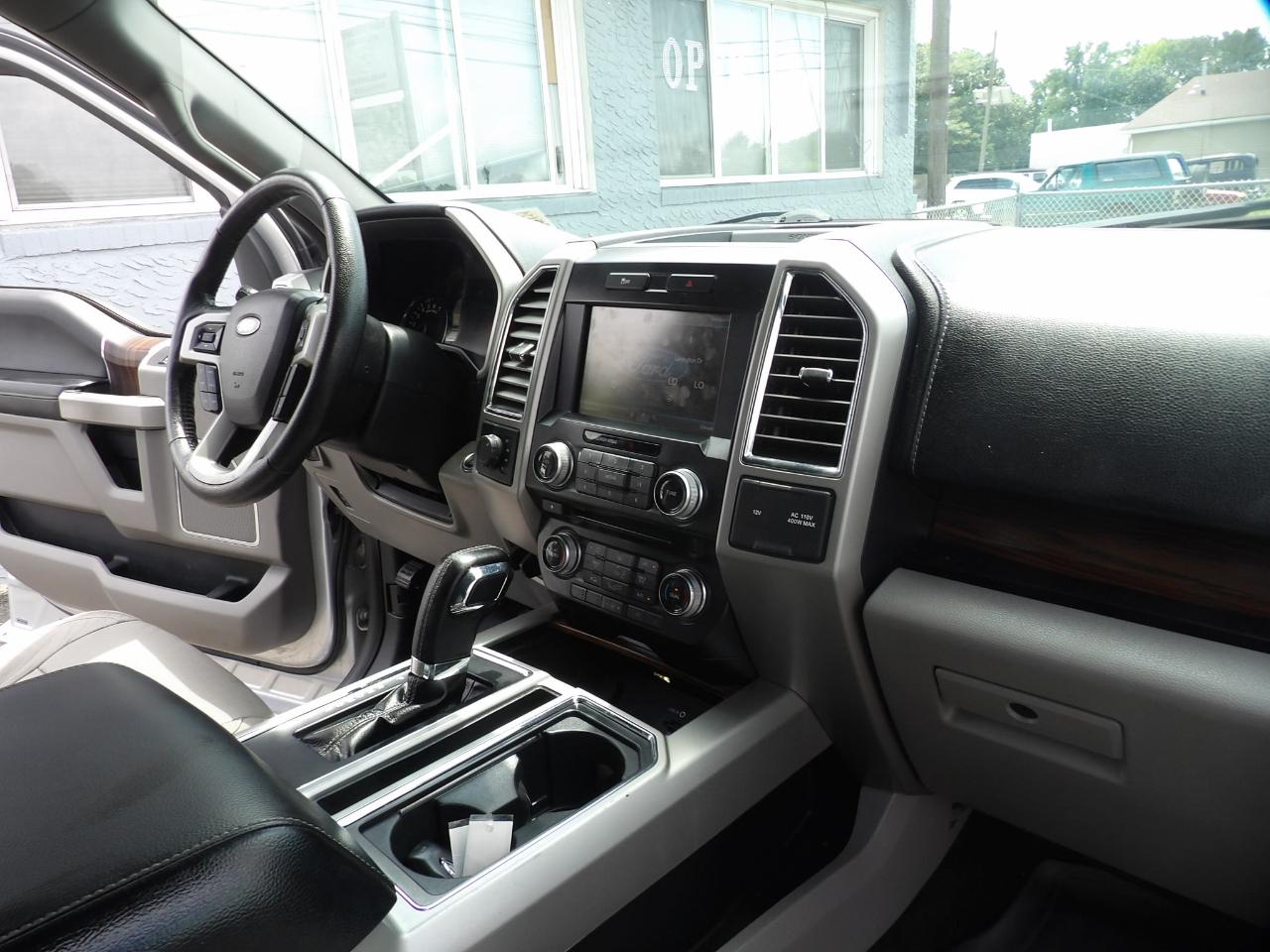 Ford F-150 4WD SuperCrew 139" Lariat 2015
